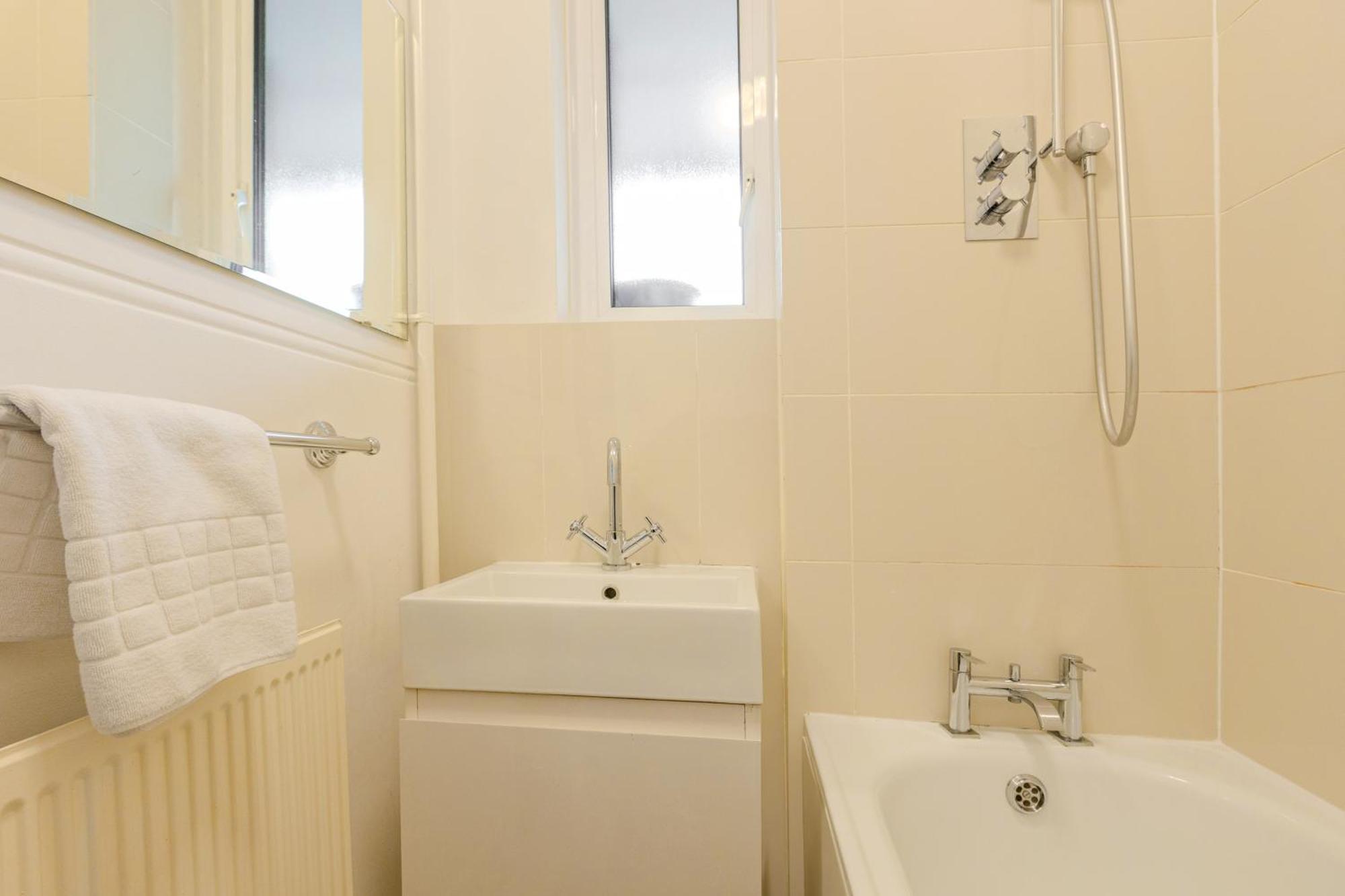 Bright Modern 1 Bedroom Flat, 5 Min To Vauxhall St ロンドン エクステリア 写真